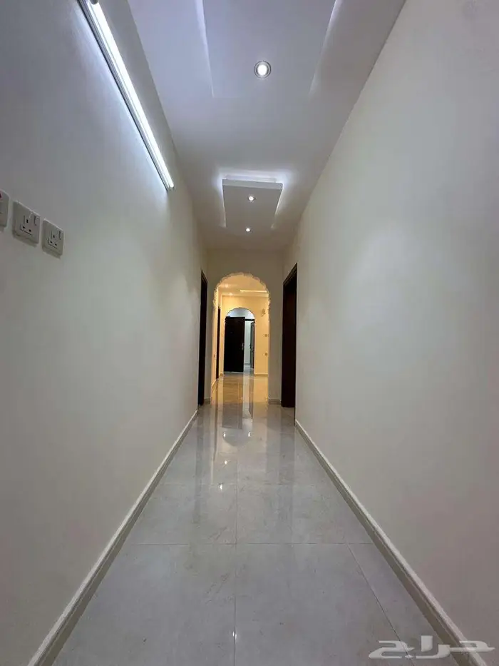 للبيع شقة سكنية 5 غرف حي الرانوناء 6