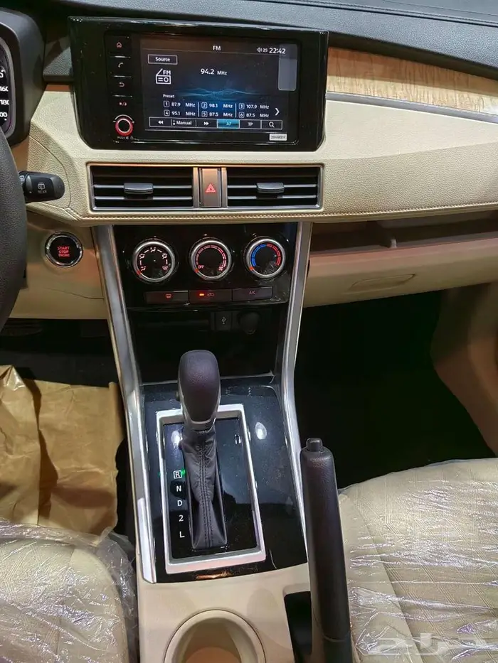 ميتسوبيشي اكسباندر 2025 هاي لاين 8