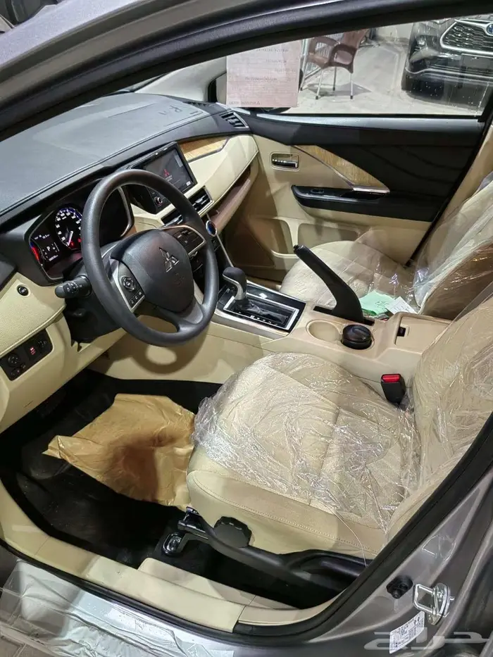 ميتسوبيشي اكسباندر 2025 هاي لاين 14