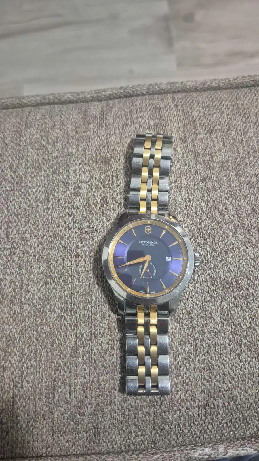 ساعة Victorinox سويسرية 0