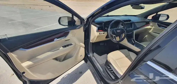 كاديلاك XT5 2018 23
