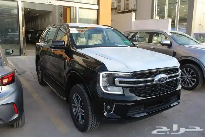 فورد ايفرست XLT نص فل بنزين 2025 3