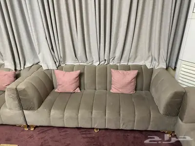 كنب للبيع وطاولات ضيافه ولوح 16