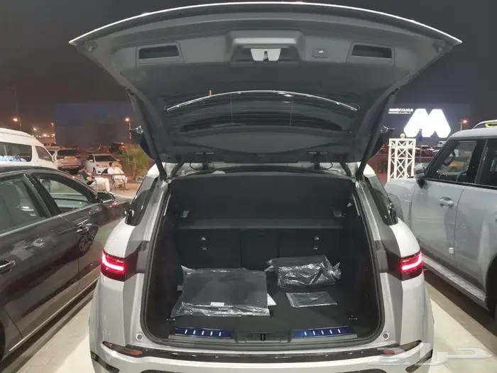 رنج روفر ايفوك Evoque موديل P250-Dynamic SE 2024 18