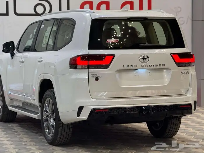 تويوتا لاندكروزر GXR-S سعودي 2025 قوة مالها حدود 11