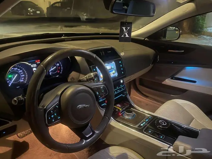 جاكوار XE 2016 2