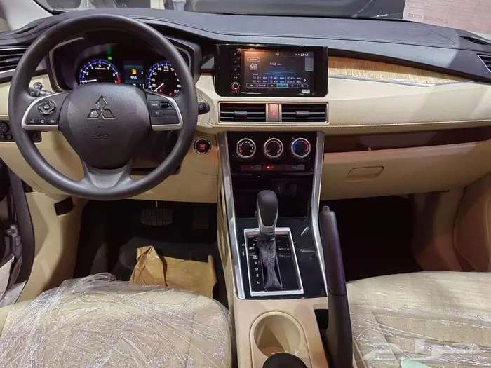 ميتسوبيشي اكسباندر 2025 هاي لاين 4