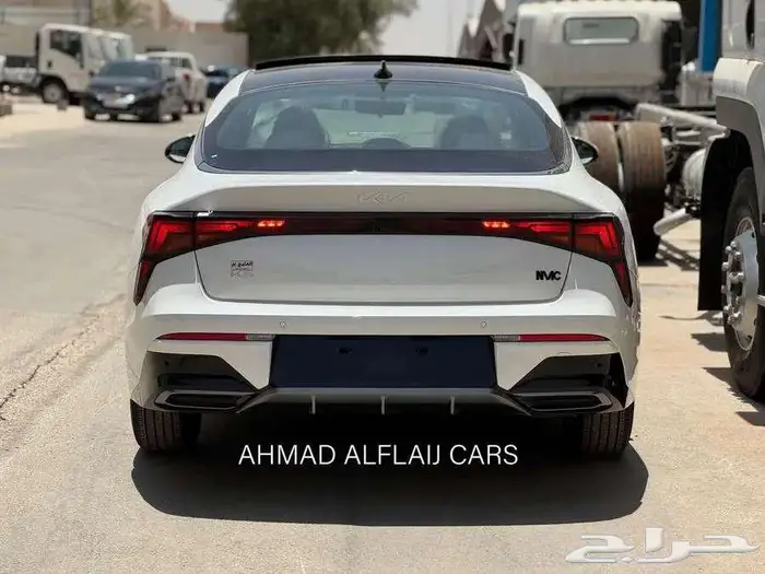 كيا K5 2025 ستاندر مطور مع فتحة سقف 2