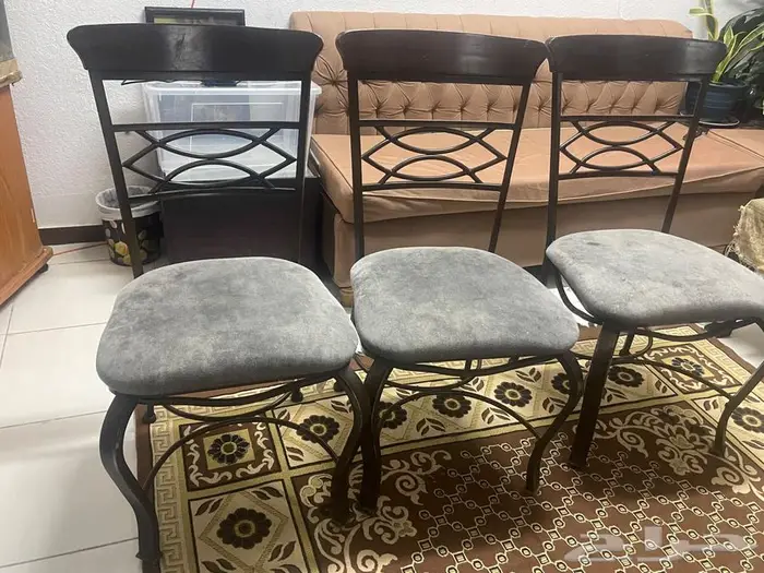 طاولة طعام مستعملة للبيع 1