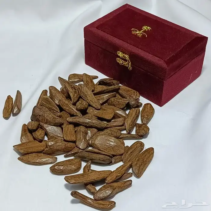 عود بخور فاااخر والعرض لازال ساري الربع 350ريال 2