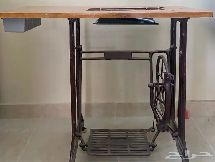 طاولة مكينة خياطة 0