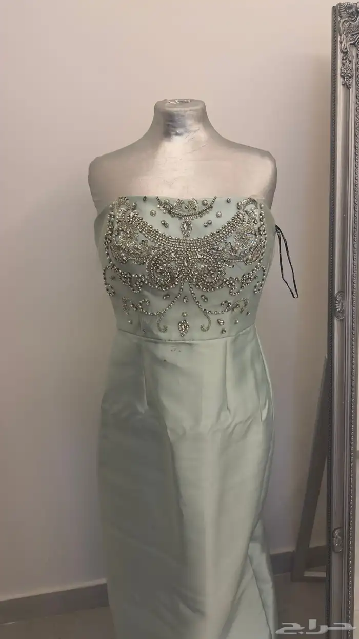 فستان من فيفيد مقاس 10 3