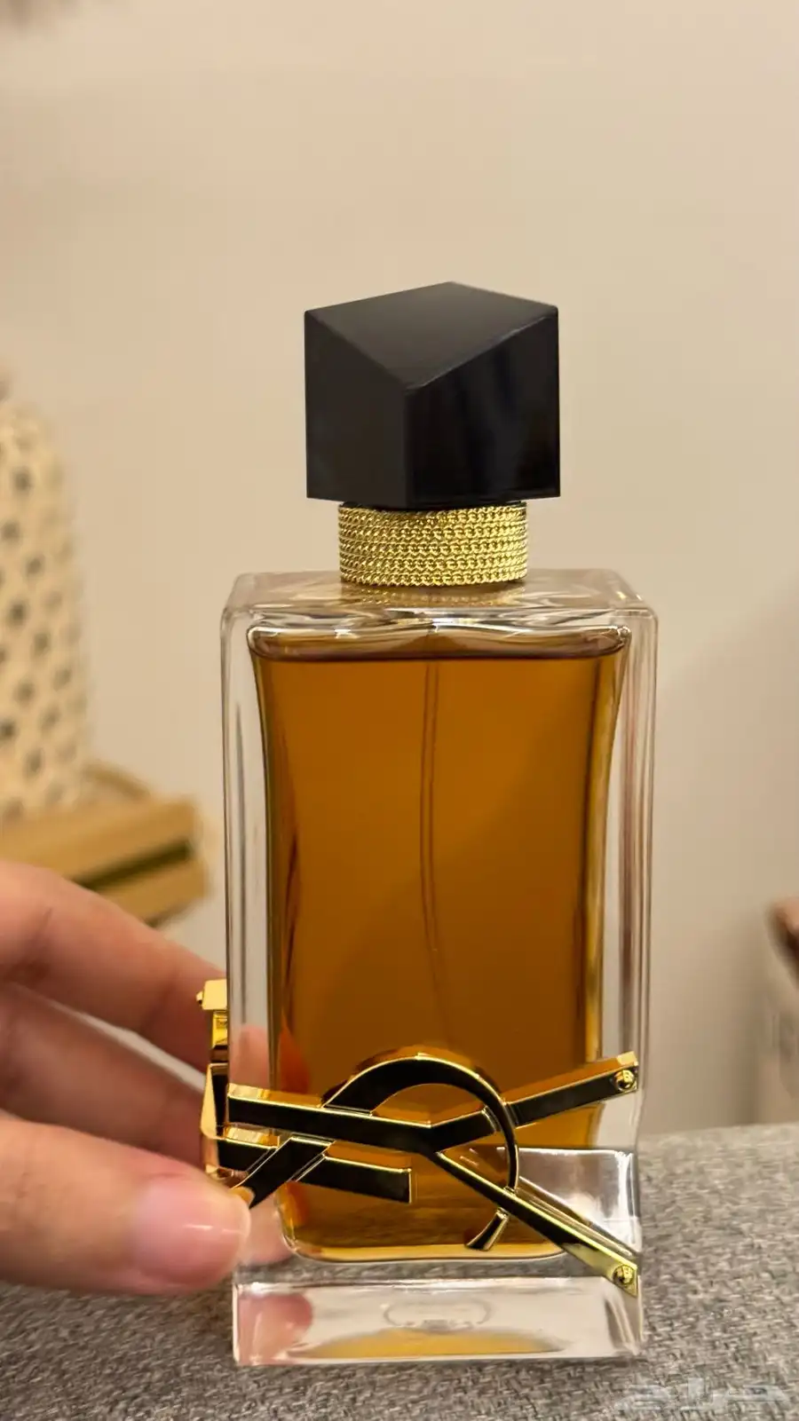 عطور 1