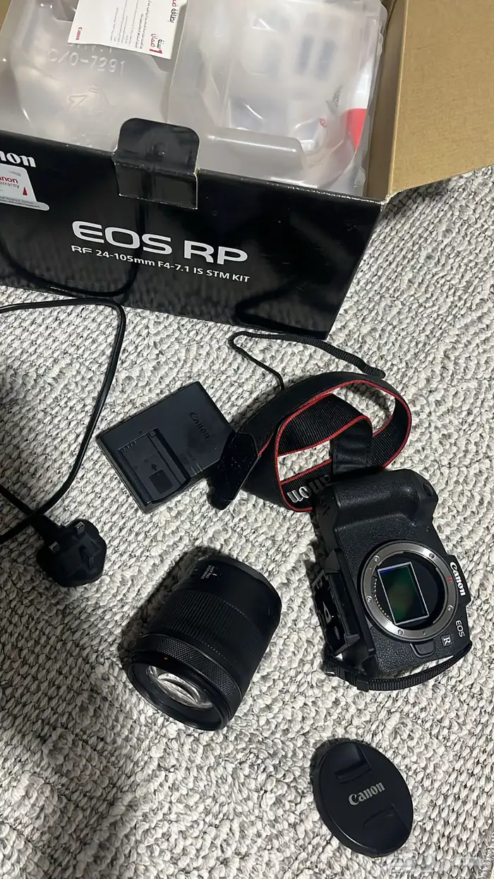 كاميرا كانون EOS RP 4