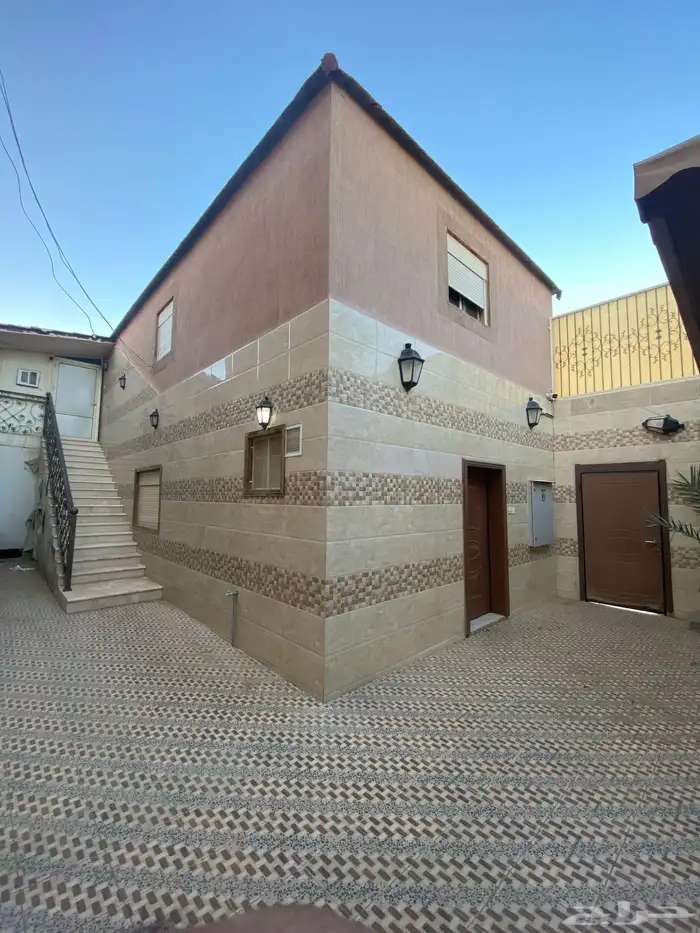 فيلا فاخره للبيع في حي شوران المدينه المنوره 15