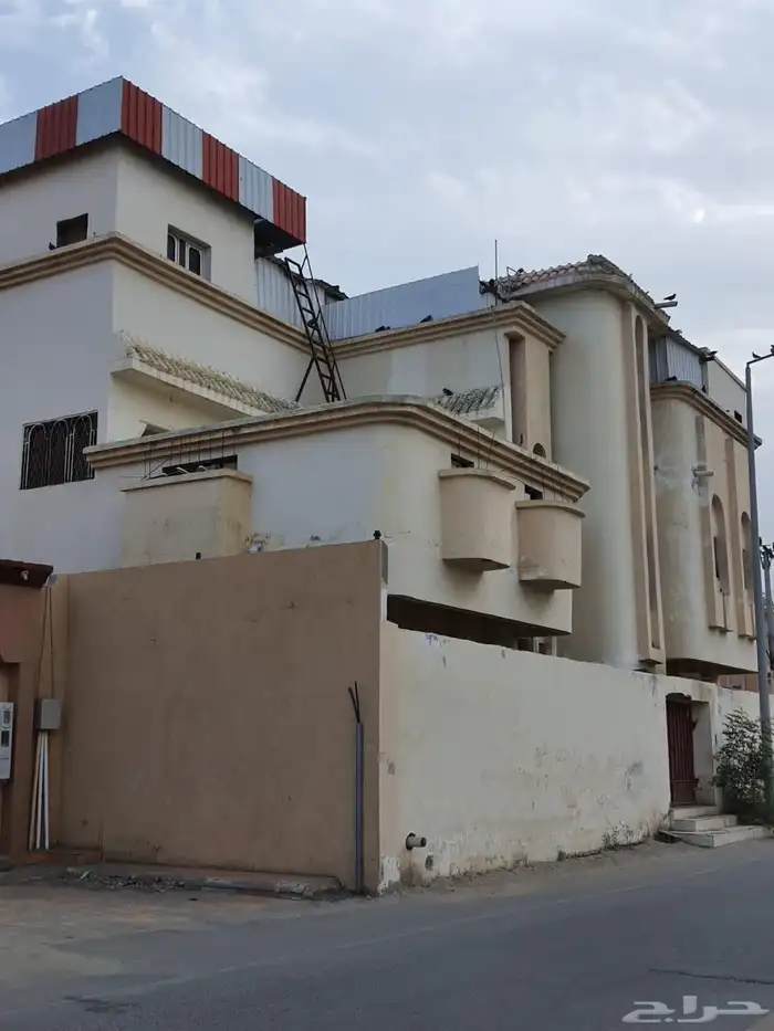 عمارة سكنية 3 أدوار للبيع في البديع والقرفي بمحافظة أبوعريش 1