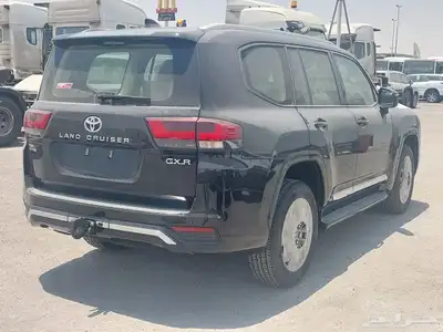لاندكروزر بنزين 2025 جي اكس ار 4 اسود 3