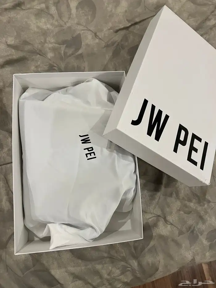 شنطة JW PEI الأصليه 1