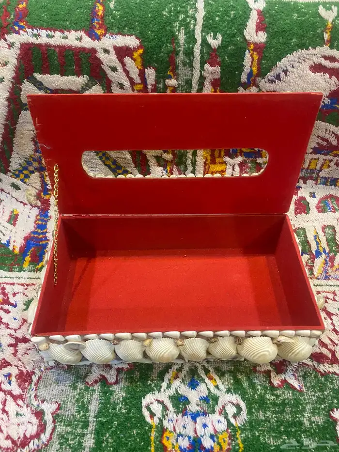 علبة منديل على شكل قواقع قديمه حالته جيده 3