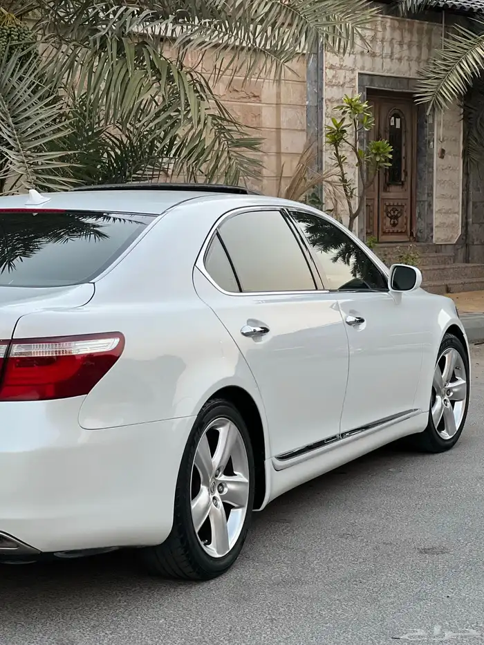 لكزس LS460 مخزن وكالة 2008 فل كامل 17
