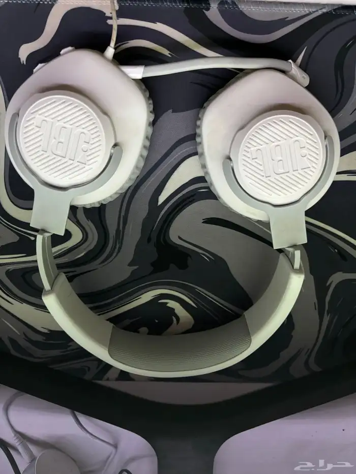 سماعة JBL صالحة ولا فيها اي خراب بس الله هما المايك خربان 4