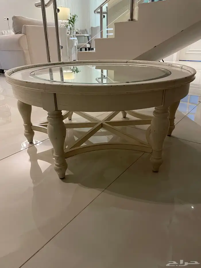 طاولة خشب بيضاء 0