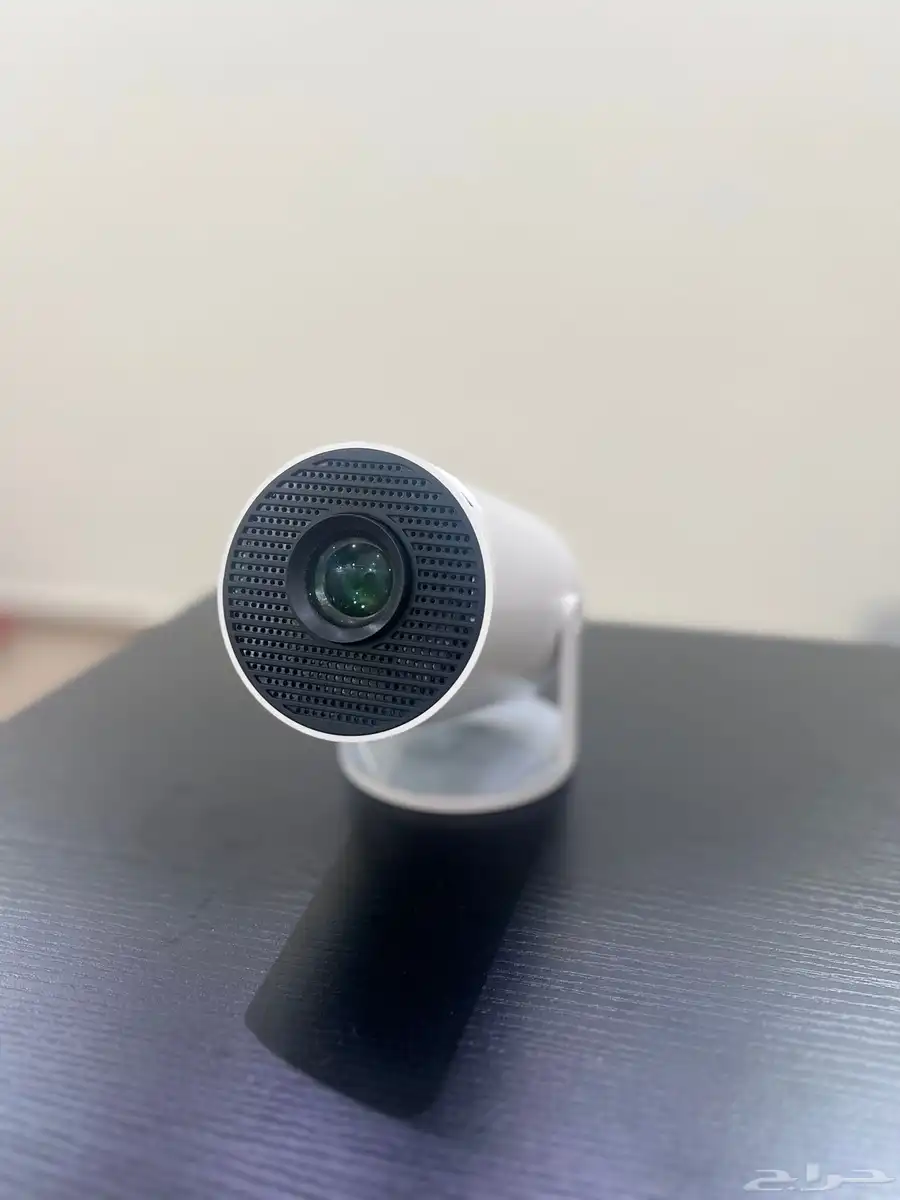 بروجكتر نوع اصلي ULTRA HD مع ريموت و سلك كهرب 1