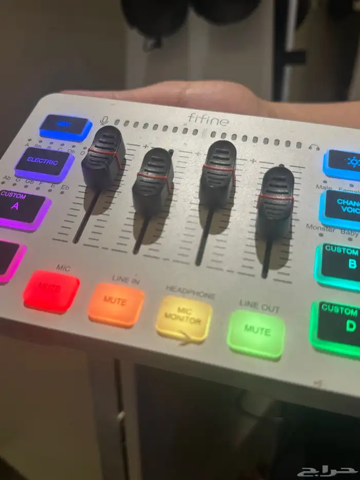 مك سر جديد بكرتونه fifine 1