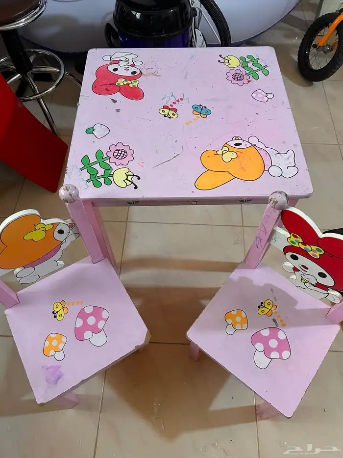 طاوله وكرسيين اطفال 1