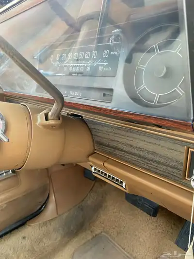 شيفرولية كابرس موديل 1979 اللون اسود بحالة ممتازة 37