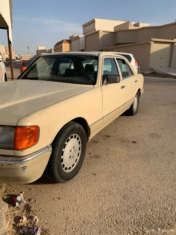 مرسيدس بنز مديل 90حجم300 واقف العداد ع 250الف ممشى  حالتها 0