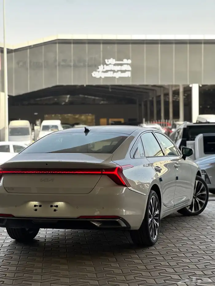 كيا K8 جي ال 3 نص فل موديل 2024 14