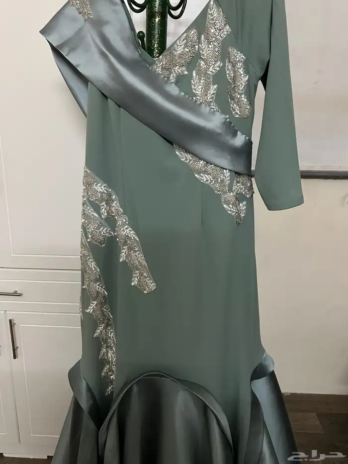 فستان تفصيل لبسه مره واحده 0