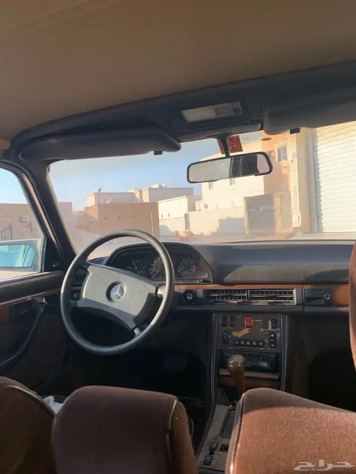 مرسيدس بنز مديل 90حجم300 واقف العداد ع 250الف ممشى  حالتها 4