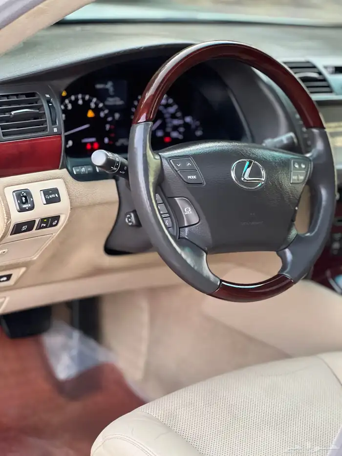 لكزس LS460 مخزن وكالة 2008 فل كامل 33