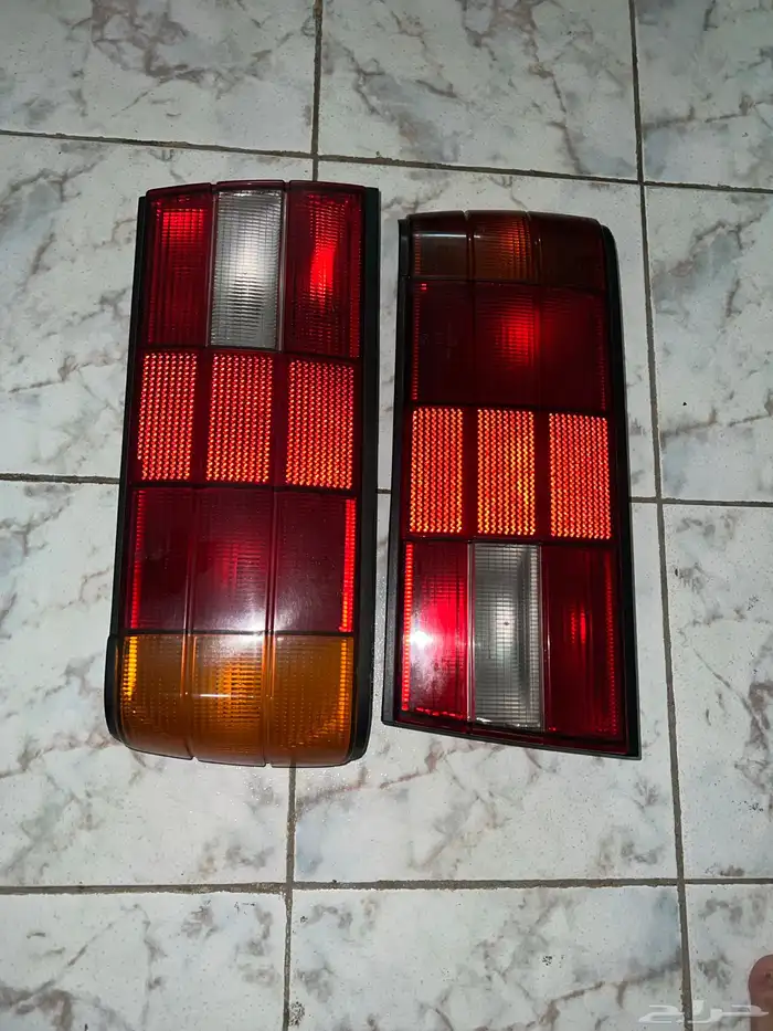 bmw e 30 ستوبات خلفي اصلي 1