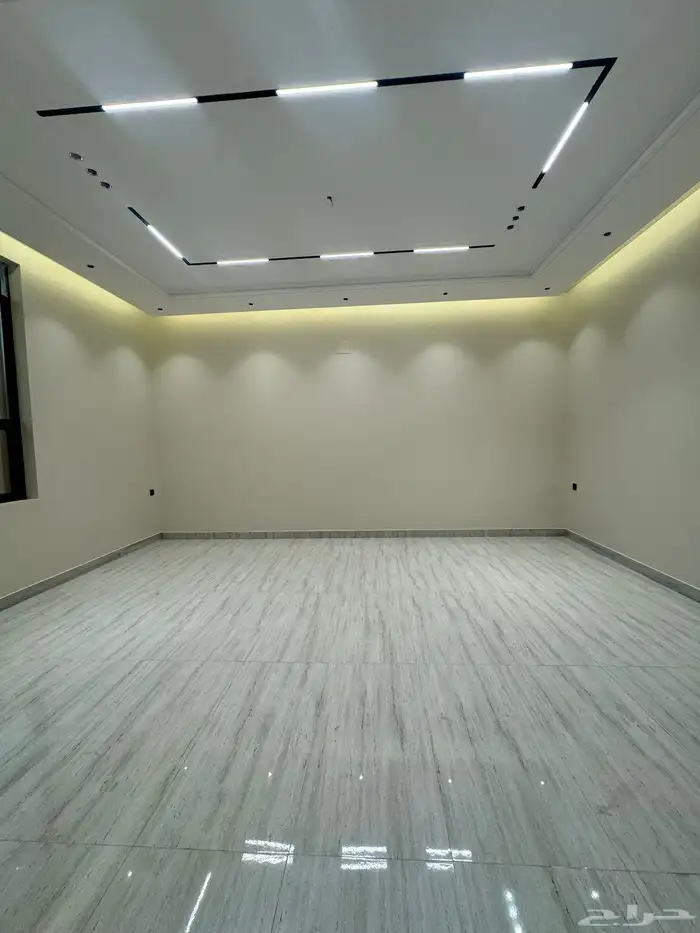 للبيع فلة شارعين مقابل مسجد وبرحه تصميم كلاسكي 6
