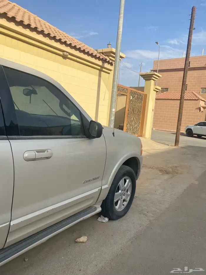 فورد اكسبلورر 2005 للبيع على التشاليح 1