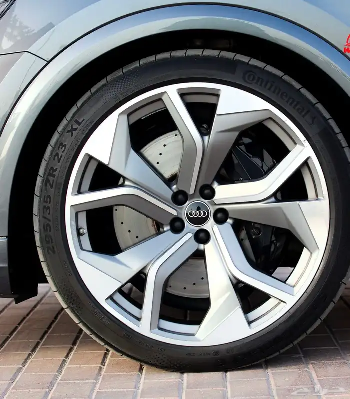 تم البيع ))في الامارات 2023 AUDI RS Q8 GREY 17