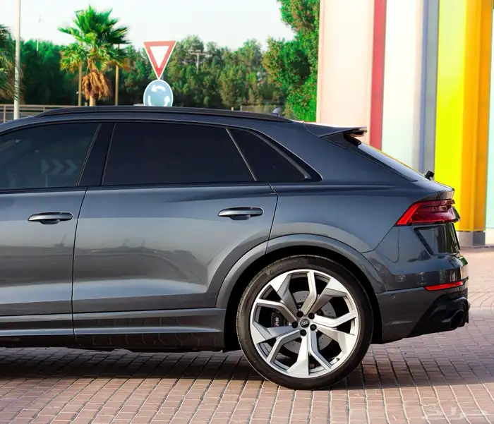 تم البيع ))في الامارات 2023 AUDI RS Q8 GREY 4