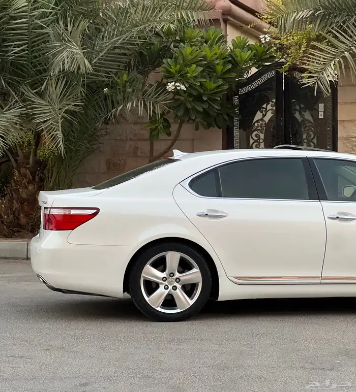 لكزس LS460 مخزن وكالة 2008 فل كامل 26