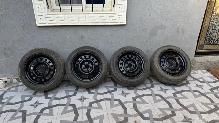 سوح مقاس 225   55   17 خمس بلوط للبيع 12