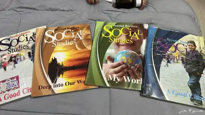 كتب مدارس عالمية للبيع بسعر رمززي 17