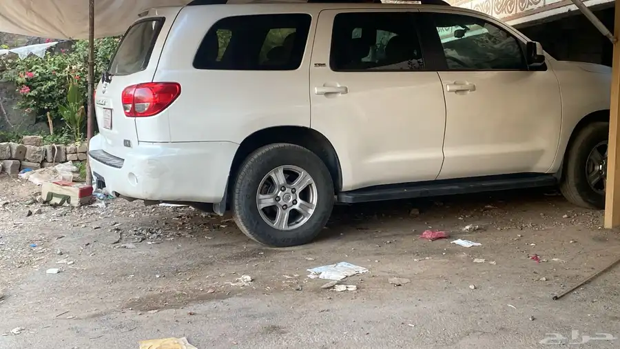 تويوتا سكويا. 2016 SR5 0