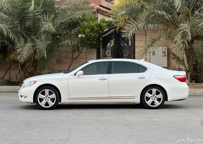 لكزس LS460 مخزن وكالة 2008 فل كامل 21