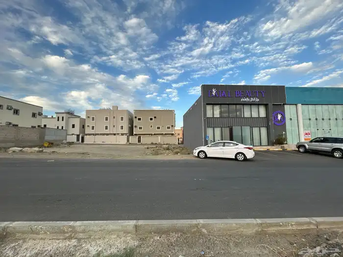 ارض تجارية للبيع طريق الثمانين مباشرة بخميس مشيط 0