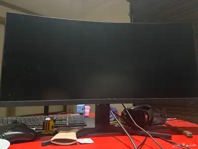 شاشة قيمنق 200 hz 0