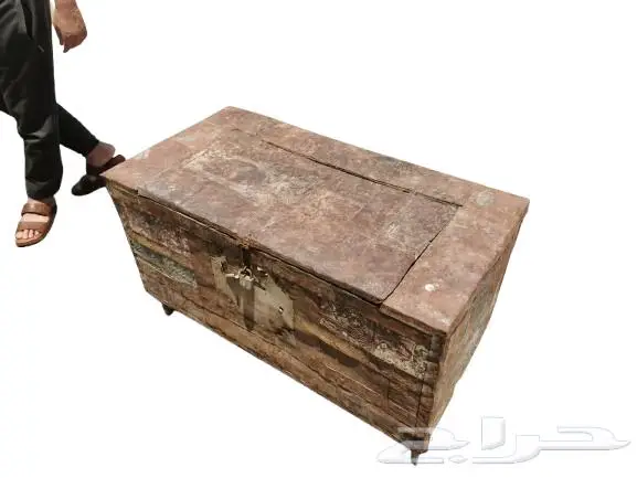 صندوق كبير قديم جدا.له أكثر من 50 سنة. خشبي وملبس بالصفائح 1