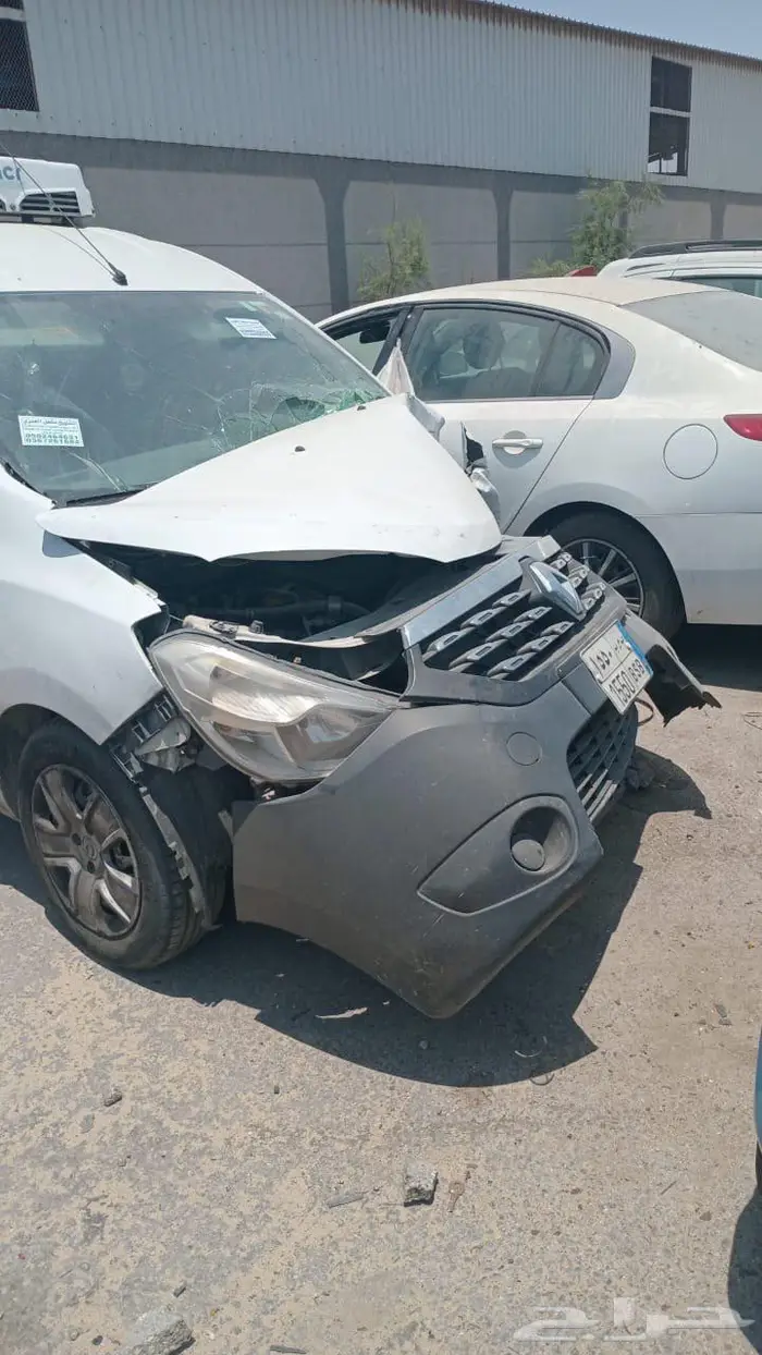 للبيع رينو دوكر ثلاجه شبه جديده مصدوم 1