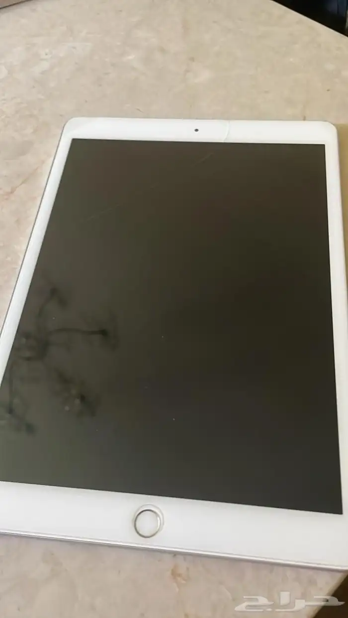 iPad جديد مستعمل ما كسر ولا كسرة بس يحتاج له تنظيف من محل 0